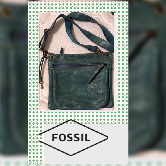 Fossil Handbags - 💥FOSSIL crossbody, Vintage look. Very clean
